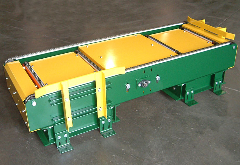 Two strand chain conveyor with chain transfers at each end